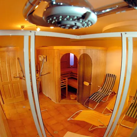 Weingut Winzerhof Gaestezimmer Grebenz Agroturismo *