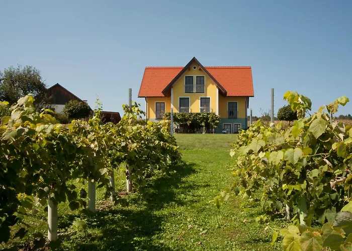 Vakantieboerderij Weingut Winzerhof Gaestezimmer Grebenz Großklein